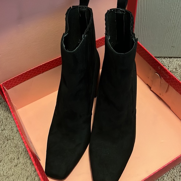 Kelly & Katie Black Stretch Booties Size 10 - Picture 2 of 6